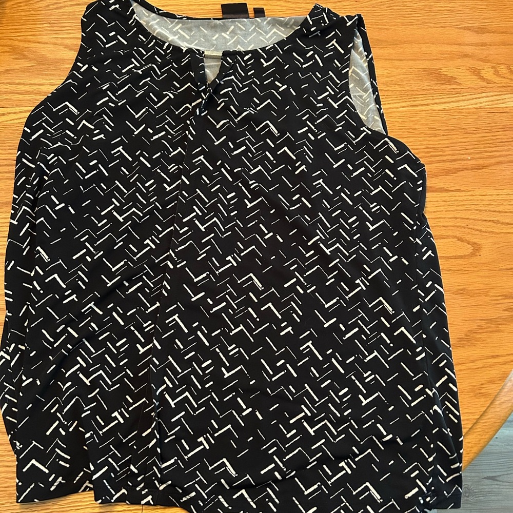 Black and White Patterned Women's Top